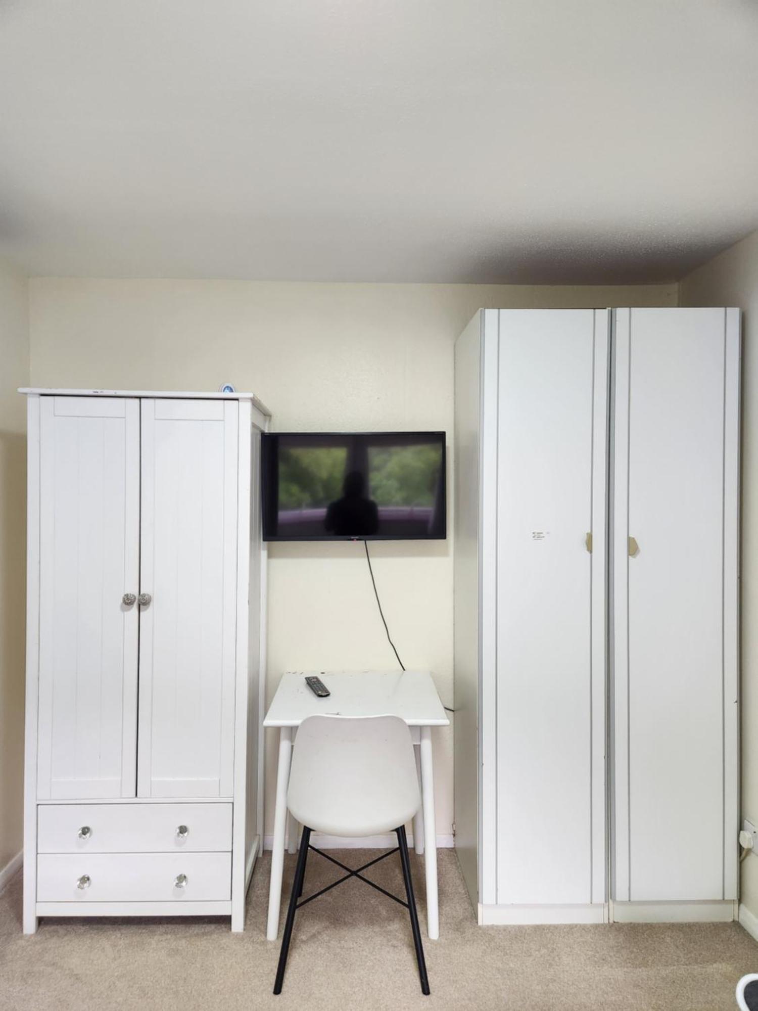 Twin Room In Crawley,Gatwick,West Sussex Ifield Kültér fotó