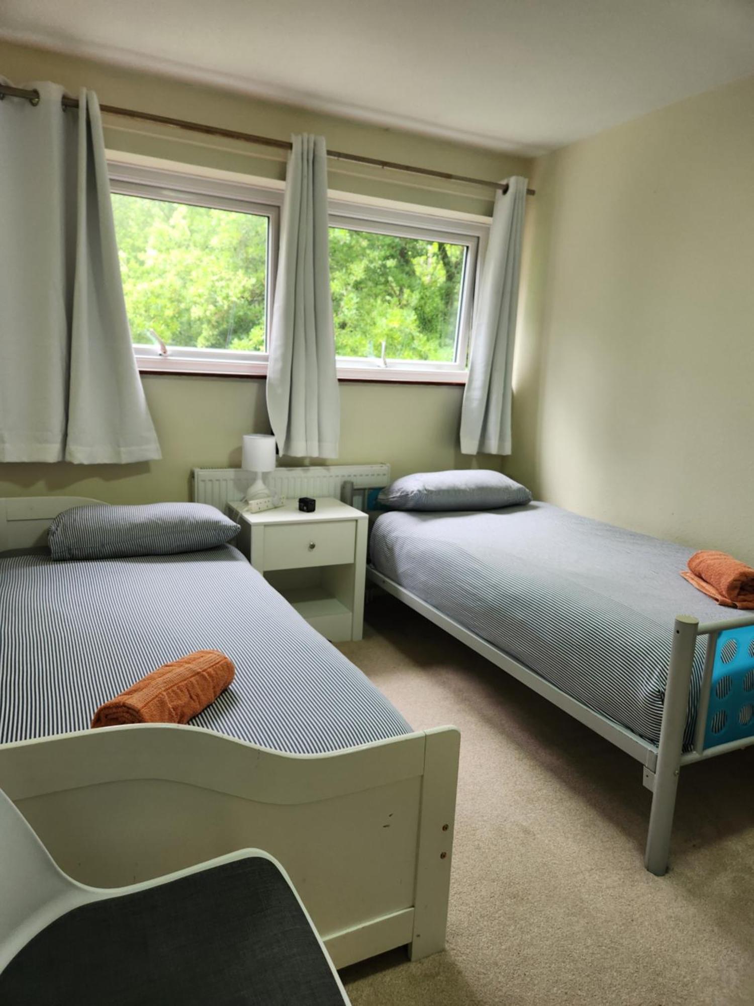 Twin Room In Crawley,Gatwick,West Sussex Ifield Kültér fotó